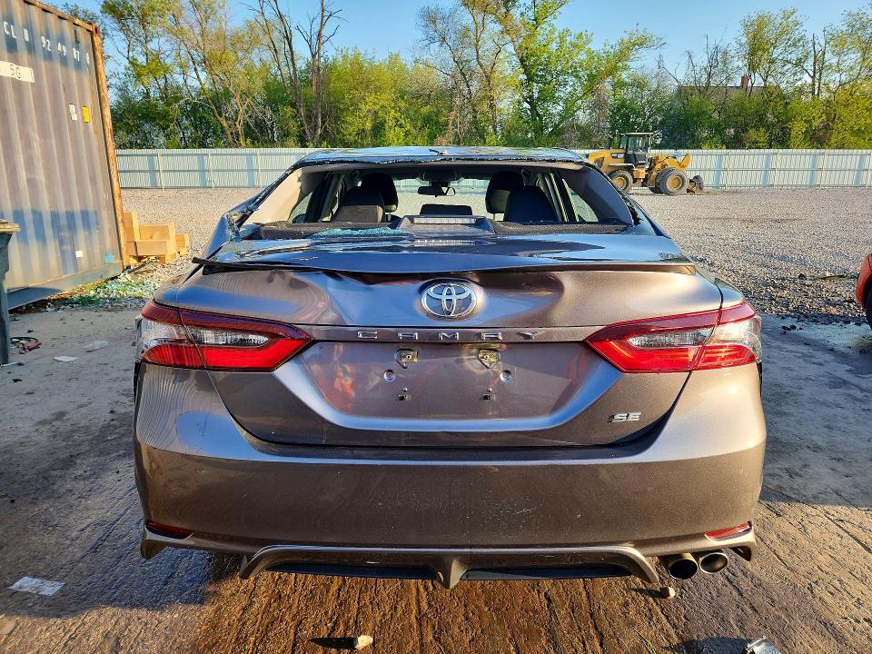 Продаж на аукціоні авто 2021 Toyota Camry, vin: 4T1G11AK6MU410510, номер лоту: 51984476