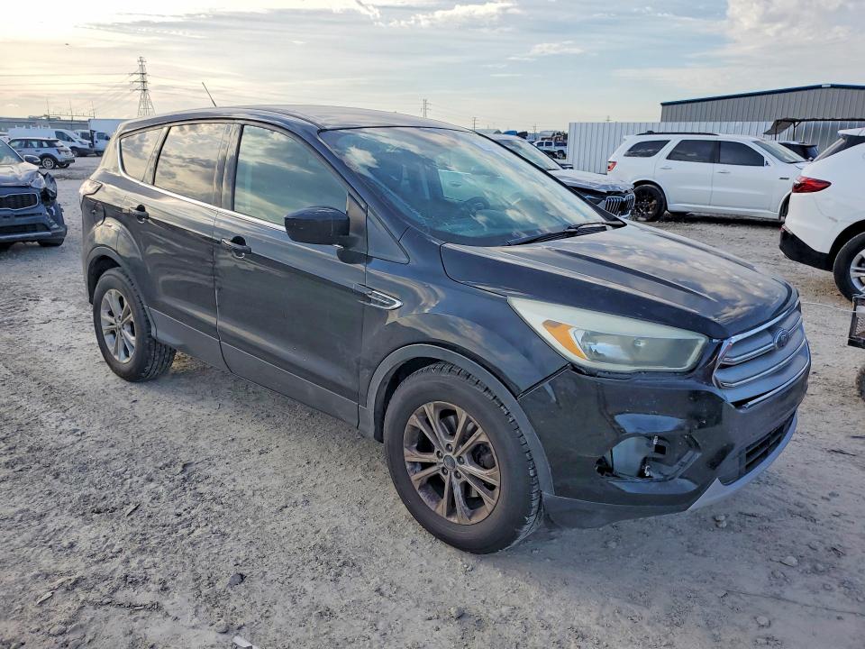 53838556 :رقم المزاد ، 1FMCU9GD1HUC74810 vin ، 2017 Ford Escape مزاد بيع