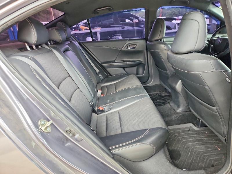 Продажа на аукционе авто 2017 Honda Accord, vin: 1HGCR2F5XHA143238, номер лота: 52752856