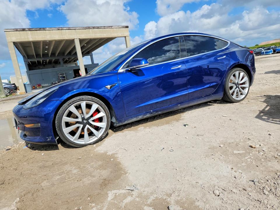 Продажа на аукционе авто 2019 Tesla Model 3, vin: 5YJ3E1EB6KF393585, номер лота: 53546046