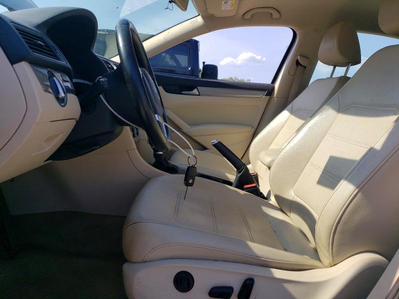Продажа на аукционе авто 2015 Volkswagen Passat, vin: 1VWAT7A39FC116332, номер лота: 53572356