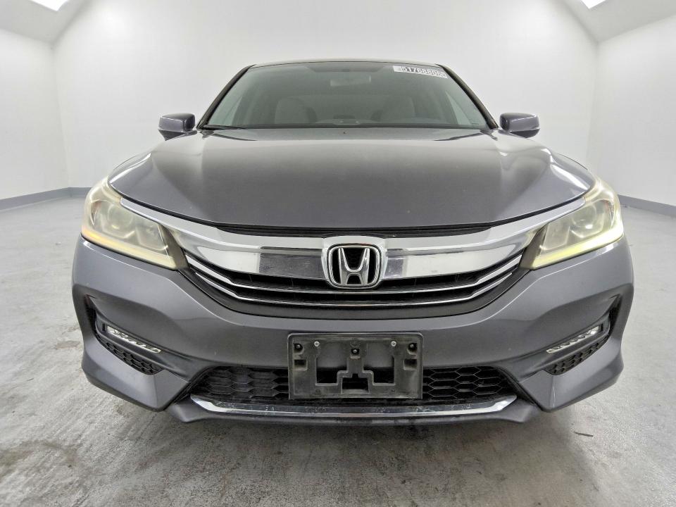 51768806 :رقم المزاد ، 1HGCR2F72HA095249 vin ، 2017 Honda Accord مزاد بيع