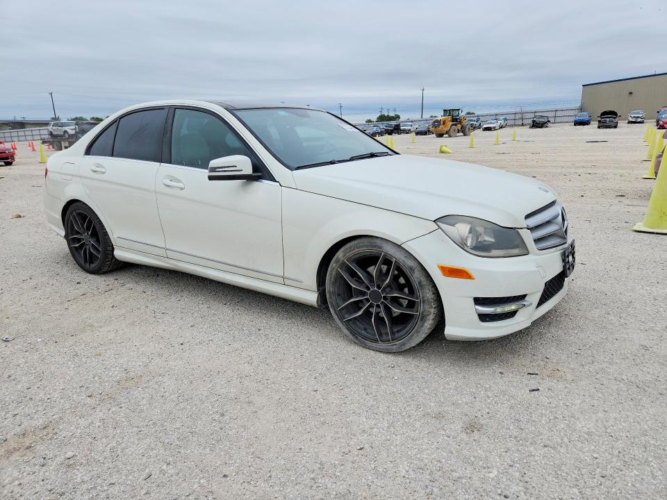 Продаж на аукціоні авто 2012 Mercedes-benz C, vin: WDDGF8BB6CR209808, номер лоту: 52923406