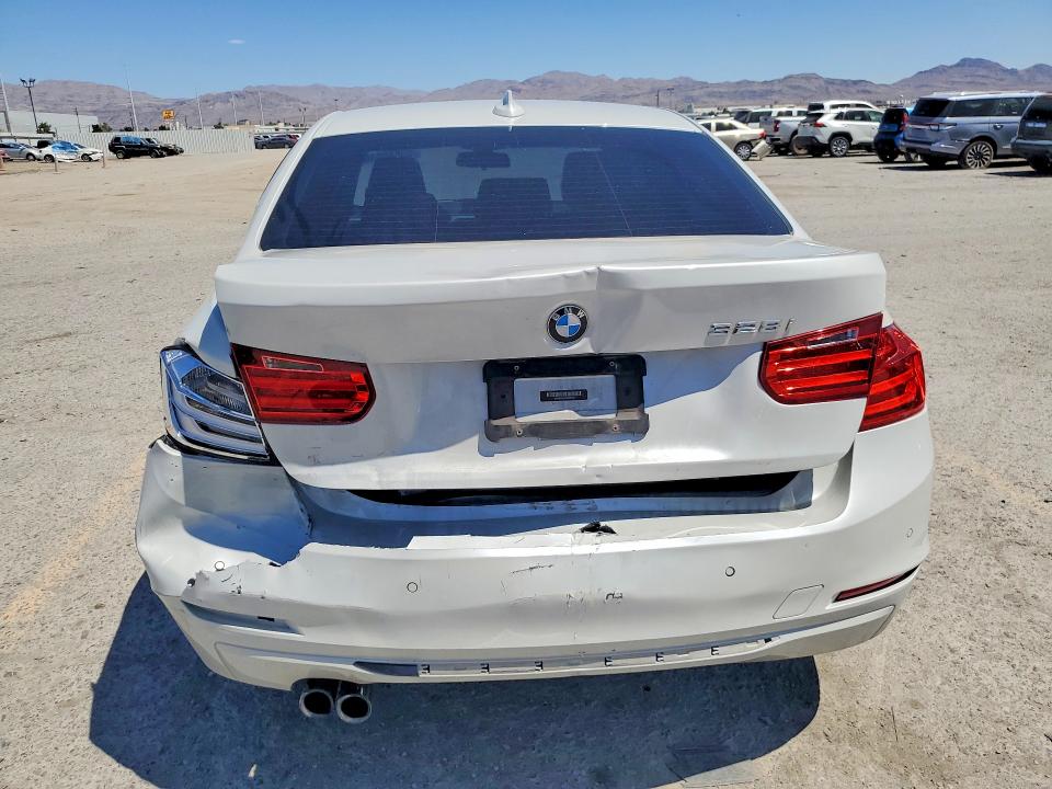 2014 Bmw 328 მანქანა იყიდება აუქციონზე, vin: WBA3A5C55EP603598, აუქციონის ნომერი: 53848046