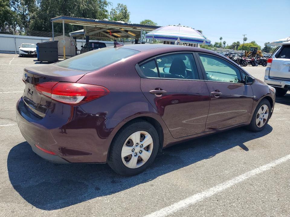 2018 Kia Forte მანქანა იყიდება აუქციონზე, vin: 3KPFK4A7XJE222707, აუქციონის ნომერი: 54212536