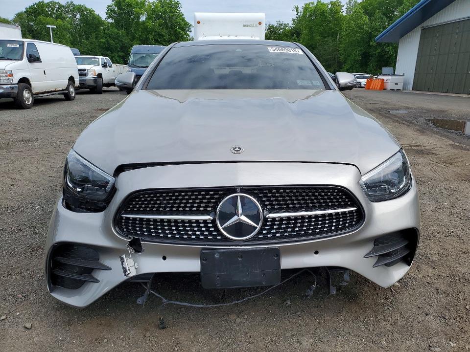 54669016 :رقم المزاد ، W1KZF8EB9NB026158 vin ، 2022 Mercedes-benz E مزاد بيع