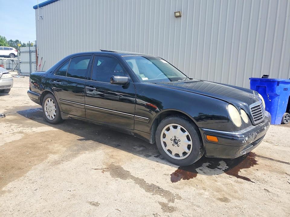 Продажа на аукционе авто 1999 Mercedes-benz E, vin: WDBJF70H6XA850879, номер лота: 52711456