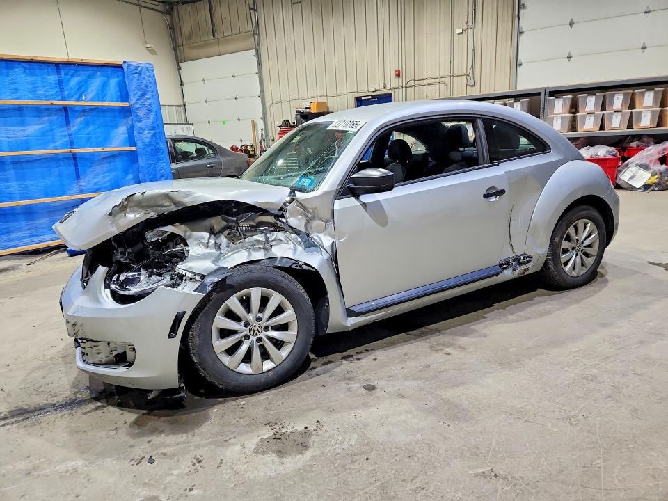 52710256 :رقم المزاد ، 3VWFP7AT2EM623645 vin ، 2014 Volkswagen Beetle مزاد بيع