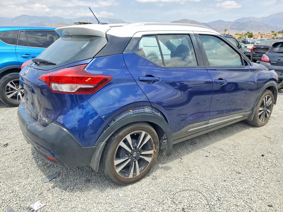 2018 Nissan Kicks მანქანა იყიდება აუქციონზე, vin: 3N1CP5CU5JL521498, აუქციონის ნომერი: 54681056