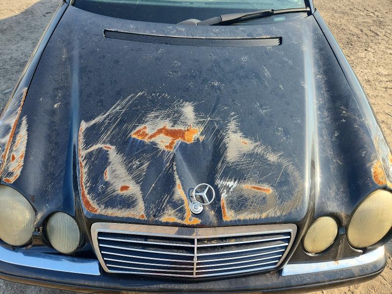 52862426 :رقم المزاد ، WDBJF55FXVA298604 vin ، 1997 Mercedes-benz E مزاد بيع