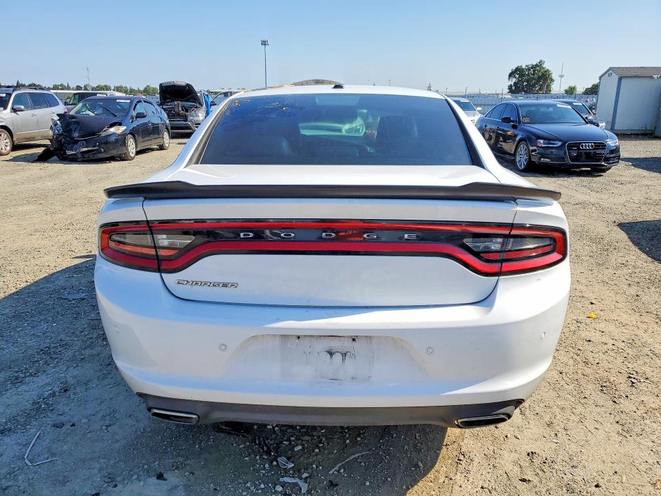 52692636 :رقم المزاد ، 2C3CDXBG1FH776909 vin ، 2015 Dodge Charger مزاد بيع