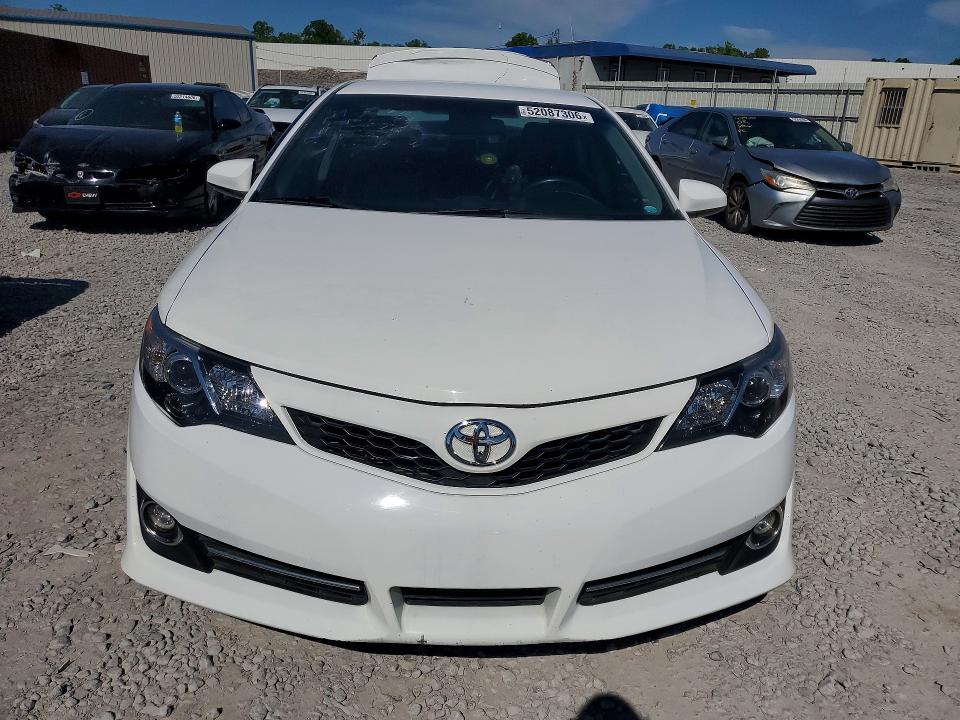 52087306 :رقم المزاد ، 4T1BF1FKXEU838991 vin ، 2014 Toyota Camry مزاد بيع