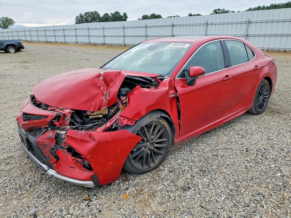 49005496 :رقم المزاد ، 4T1K31AK1MU031290 vin ، 2021 Toyota Camry Hybrid مزاد بيع