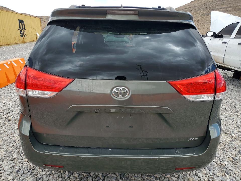 Продаж на аукціоні авто 2011 Toyota Sienna, vin: 5TDYK3DC9BS106885, номер лоту: 55135366