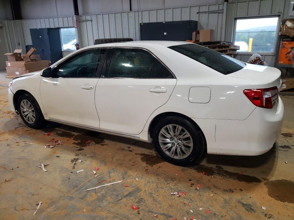 51758016 :رقم المزاد ، 4T1BF1FK4EU332959 vin ، 2014 Toyota Camry مزاد بيع