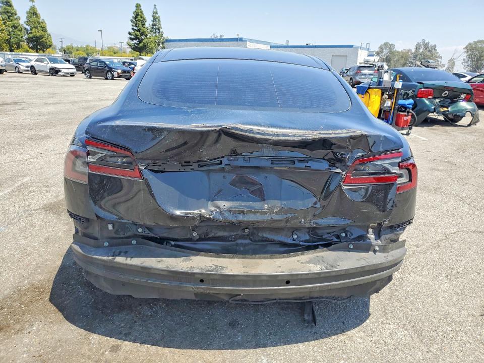2013 Tesla Model S მანქანა იყიდება აუქციონზე, vin: 5YJSA1DP6DFP03502, აუქციონის ნომერი: 52185736