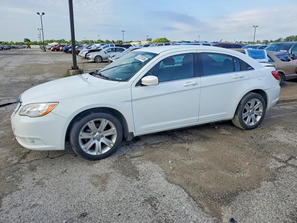 Продажа на аукционе авто 2013 Chrysler 200, vin: 1C3CCBBBXDN763879, номер лота: 53726186