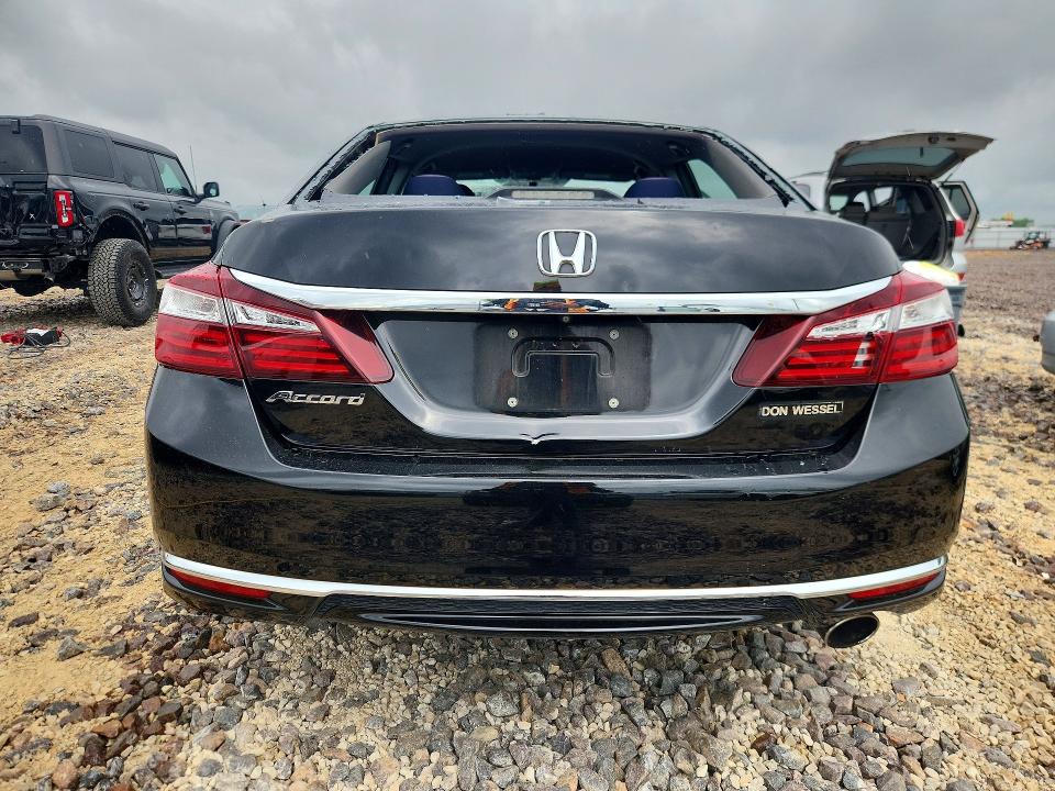 Продажа на аукционе авто 2017 Honda Accord, vin: 1HGCR2F36HA122451, номер лота: 54334176
