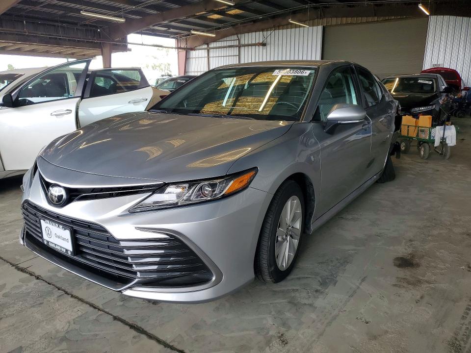 52003806 :رقم المزاد ، 4T1R11AK9RU877517 vin ، 2024 Toyota Camry مزاد بيع