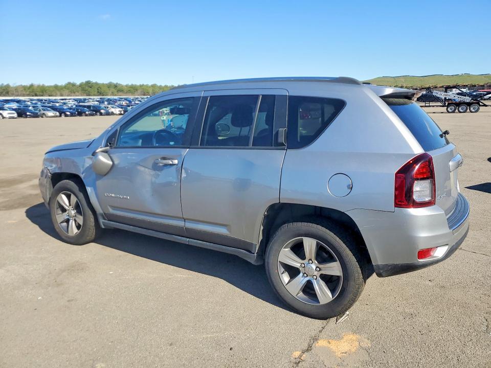 51822536 :رقم المزاد ، 1C4NJDEB6HD126727 vin ، 2017 Jeep Compass مزاد بيع