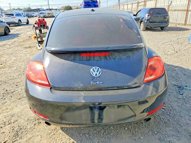 54356826 :رقم المزاد ، 3VWV67ATXDM602667 vin ، 2013 Volkswagen Beetle مزاد بيع