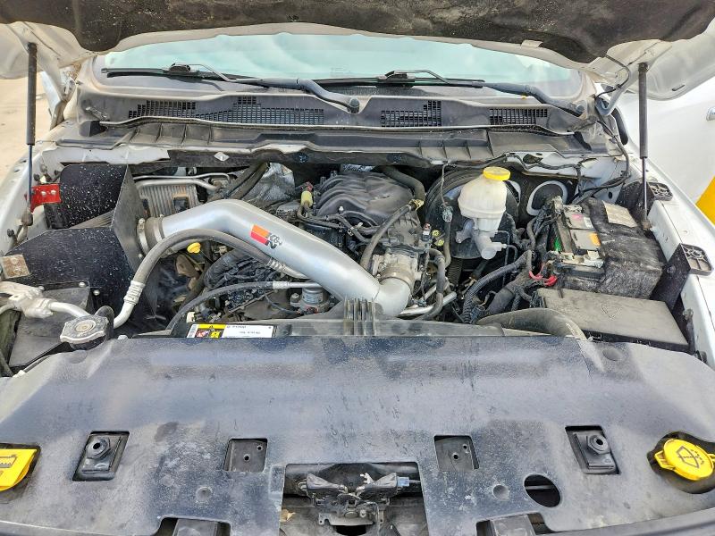 53048106 :رقم المزاد ، 1C6RR6GG3JS317562 vin ، 2018 Ram 1500 مزاد بيع