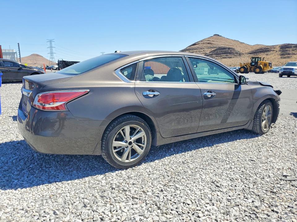 52676236 :رقم المزاد ، 1N4AL3AP5FN881997 vin ، 2015 Nissan Altima مزاد بيع