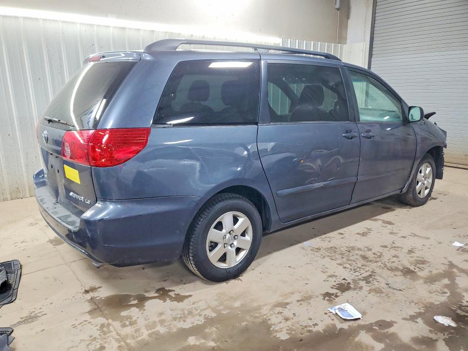 52783306 :رقم المزاد ، 5TDKK4CC5AS315018 vin ، 2010 Toyota Sienna مزاد بيع