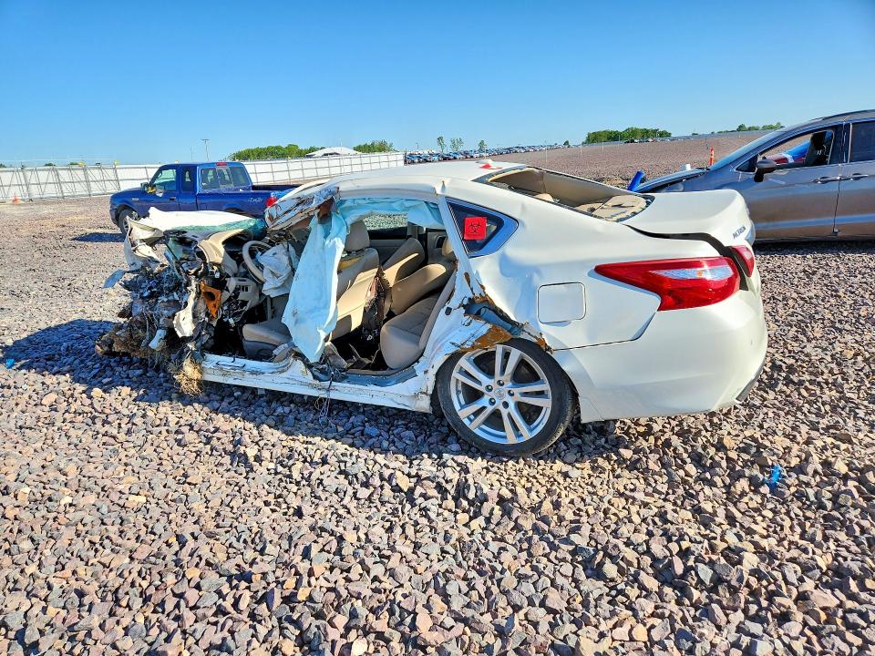 51883696 :رقم المزاد ، 1N4BL3APXHC184716 vin ، 2017 Nissan Altima مزاد بيع