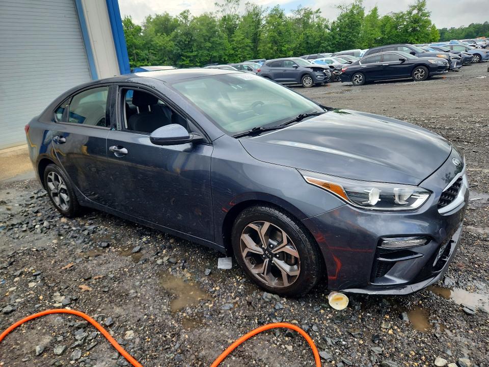 2021 Kia Forte მანქანა იყიდება აუქციონზე, vin: 3KPF24AD0ME313463, აუქციონის ნომერი: 55247316
