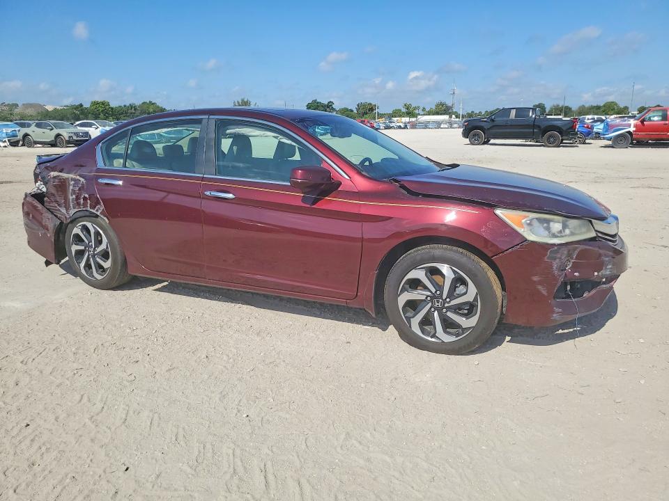 Продажа на аукционе авто 2016 Honda Accord, vin: 1HGCR2F83GA151111, номер лота: 51992316