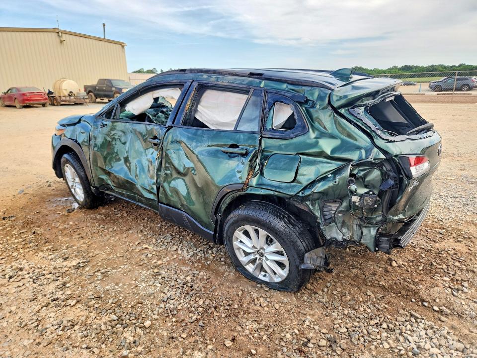 53812136 :رقم المزاد ، 7MUCAAAG7NV031042 vin ، 2022 Toyota Corolla Cross مزاد بيع