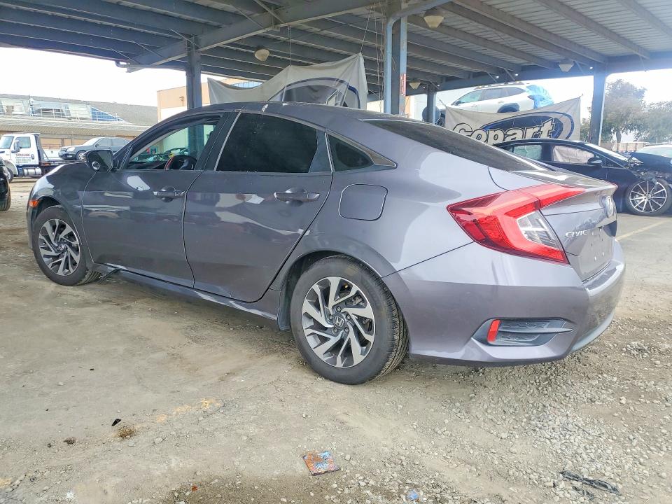 Продажа на аукционе авто 2018 Honda Civic, vin: 2HGFC2F5XJH537604, номер лота: 55676376