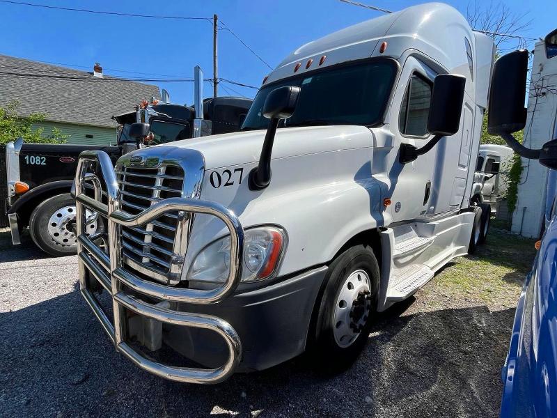 Продажа на аукционе авто 2016 Freightliner Cascadia 125, vin: 1FUJGLD5XGLGZ6023, номер лота: 52331736