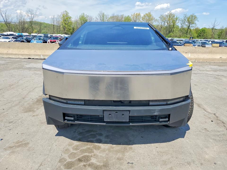 52369906 :رقم المزاد ، 7G2CEHED0RA055601 vin ، 2024 Tesla Cybertruck مزاد بيع