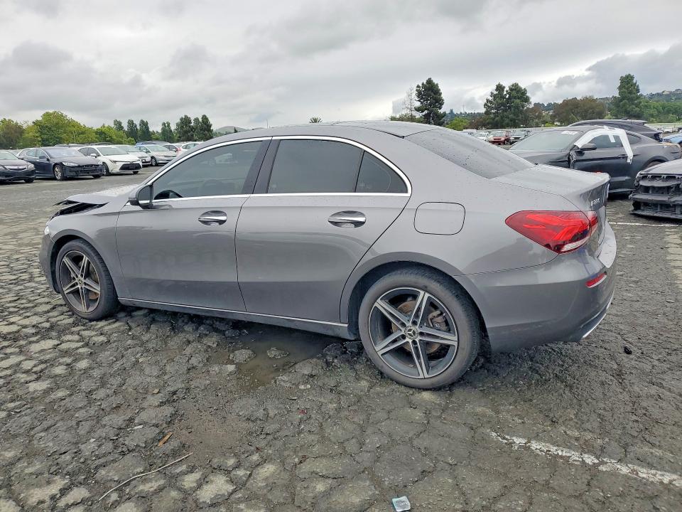 52423106 :رقم المزاد ، W1K3G4EB9MJ316237 vin ، 2021 Mercedes-benz A مزاد بيع