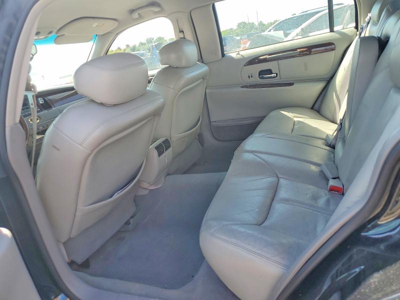 Продажа на аукционе авто 2002 Lincoln Town Car, vin: 1LNHM85W12Y645680, номер лота: 55349016