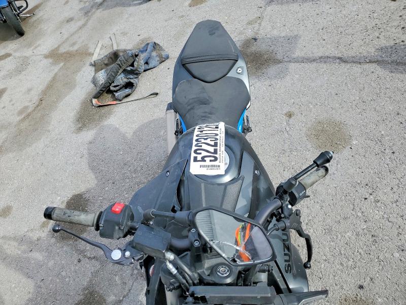 2024 Suzuki Gsx800 მანქანა იყიდება აუქციონზე, vin: JS1EM11B5R7100111, აუქციონის ნომერი: 52230126