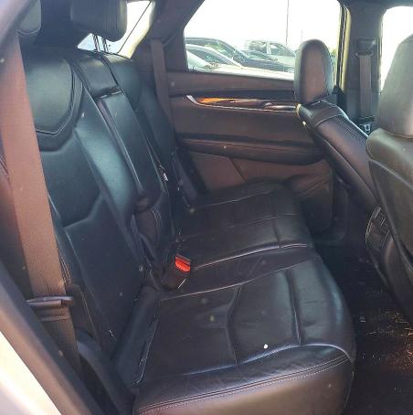 52856146 :رقم المزاد ، 1GYKNCRS6LZ169465 vin ، 2020 Cadillac Xt5 مزاد بيع