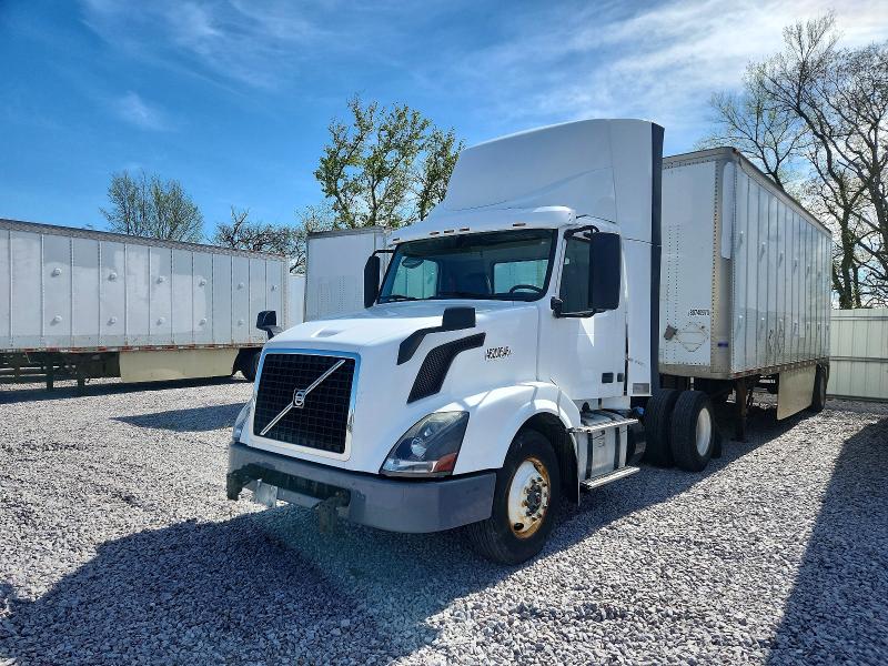 2017 Volvo Vnl მანქანა იყიდება აუქციონზე, vin: 4V4N39TG6HN988155, აუქციონის ნომერი: 46200546