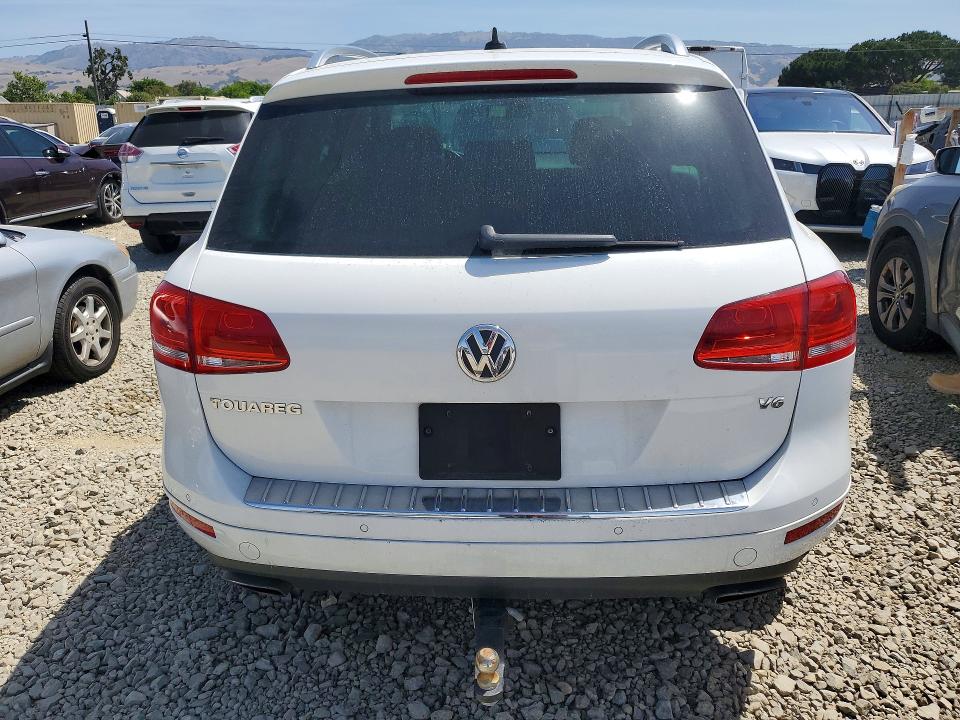 52270496 :رقم المزاد ، WVGEF9BPXDD010483 vin ، 2013 Volkswagen Touareg مزاد بيع