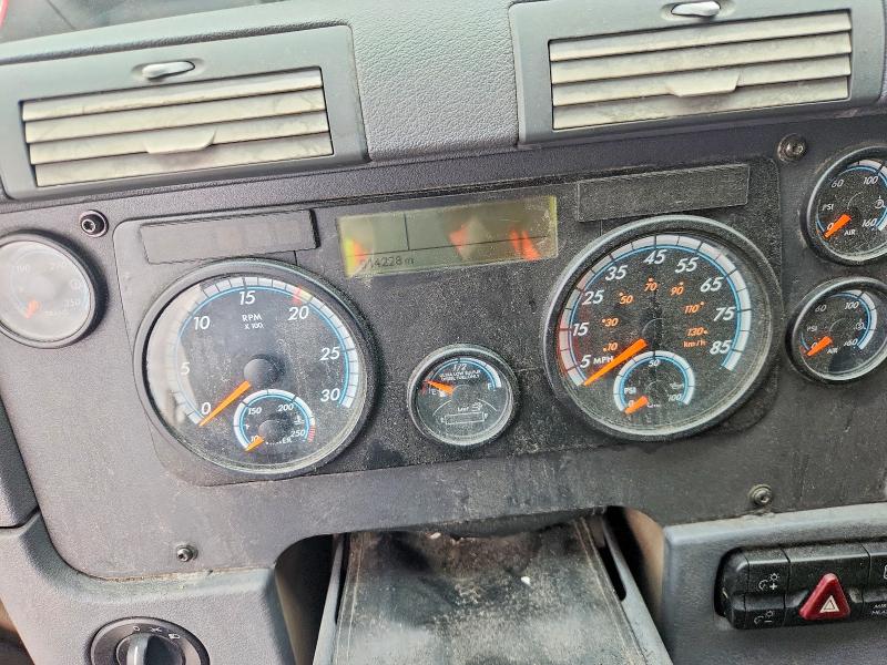 52198346 :رقم المزاد ، 1FUGGLDR2HLGZ8721 vin ، 2017 Freigliner Cascadia 125 مزاد بيع