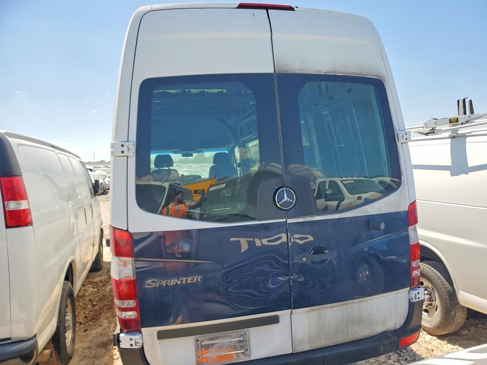 54203386 :رقم المزاد ، WD3PE8CC1D5739921 vin ، 2013 Mercedes Benz Sprinter مزاد بيع