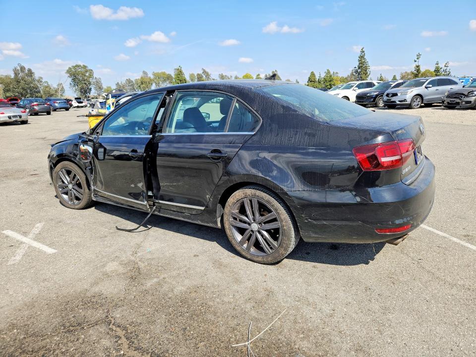 54717316 :رقم المزاد ، 3VWL17AJ1JM226067 vin ، 2018 Volkswagen Jetta مزاد بيع