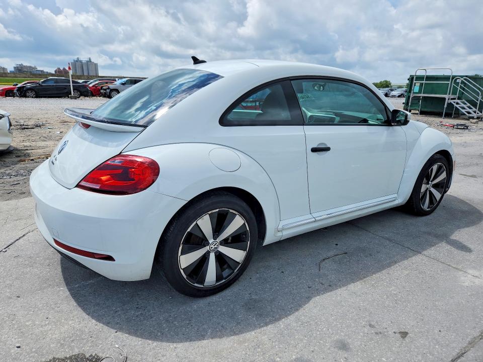 54146626 :رقم المزاد ، 3VWF17AT0HM624752 vin ، 2017 Volkswagen Beetle مزاد بيع
