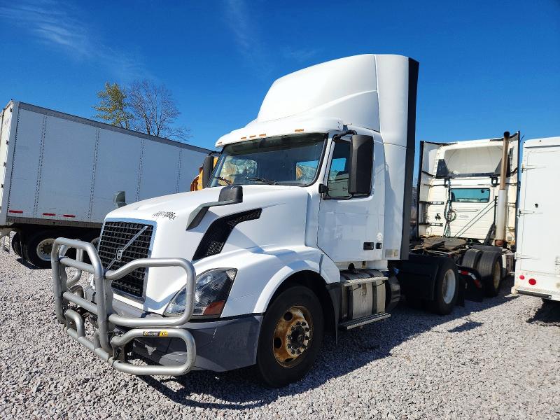 50617886 :رقم المزاد ، 4V4N39TG7JN892475 vin ، 2018 Volvo Vnl مزاد بيع