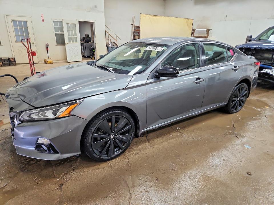 53940816 :رقم المزاد ، 1N4BL4CW7NN370692 vin ، 2022 Nissan Altima مزاد بيع