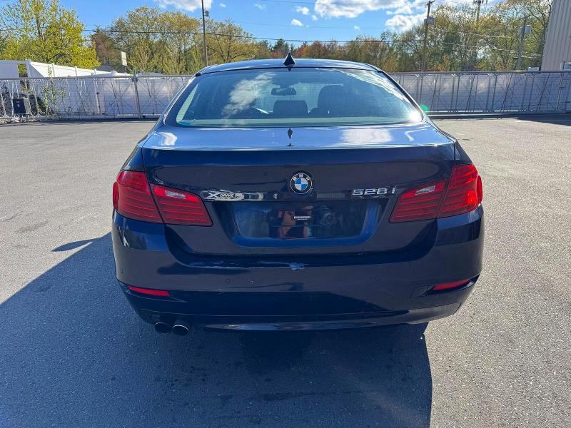 53314806 :رقم المزاد ، WBA5A7C55ED619466 vin ، 2014 Bmw 528 مزاد بيع