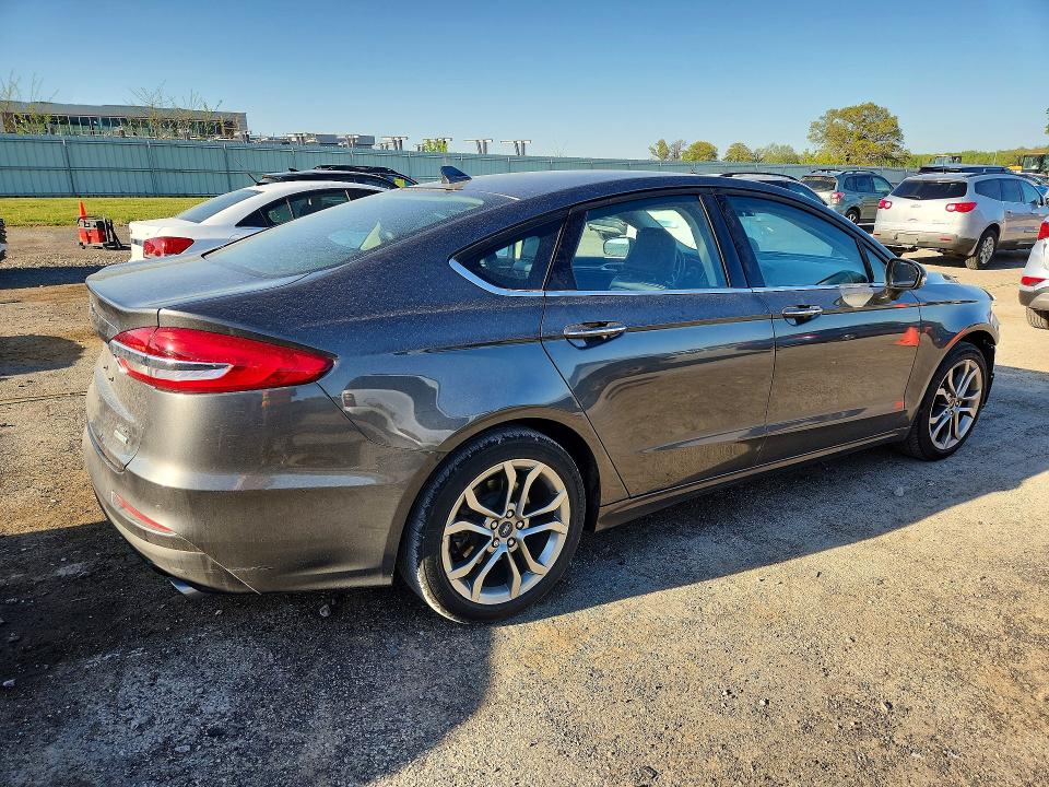 53985186 :رقم المزاد ، 3FA6P0CD6LR249787 vin ، 2020 Ford Fusion مزاد بيع