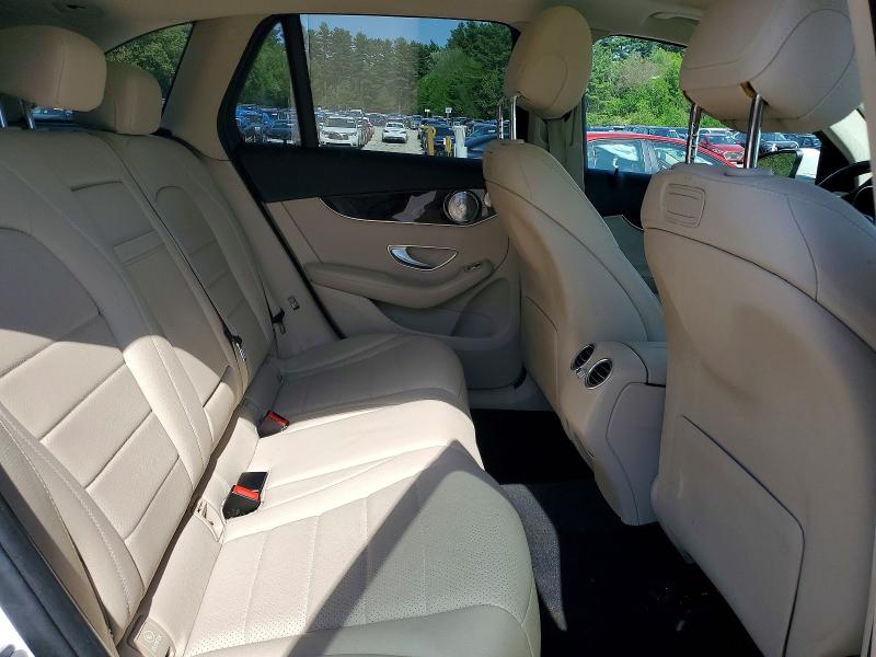 53943286 :رقم المزاد ، WDC0G4KBXJV040327 vin ، 2018 Mercedes-benz Glc مزاد بيع